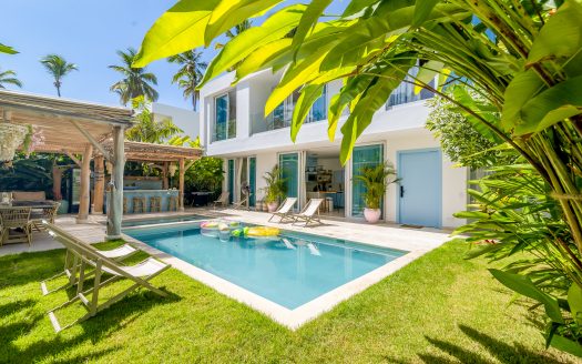 Casa Playa Bonita – UNDER CONTRACT