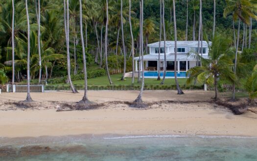 VERKOCHT - Villa Coson aan het strand