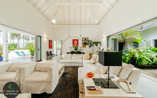 Beachfront villa Coson